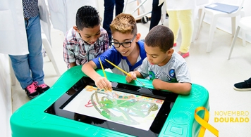 Novembro Dourado: câncer infantojuvenil e a pedagogia hospitalar